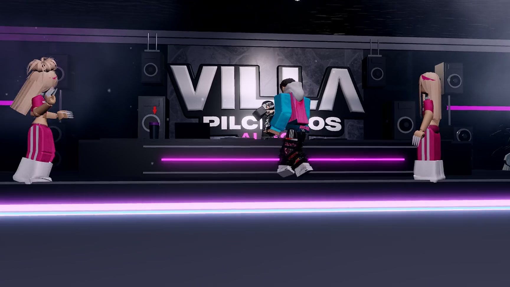 La pista de la Villa de noche